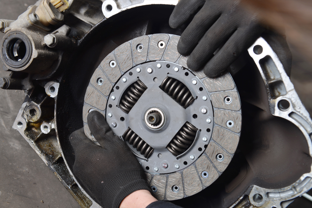 Simsbury and Weatogue Clutch Replacement - M & M Auto Group